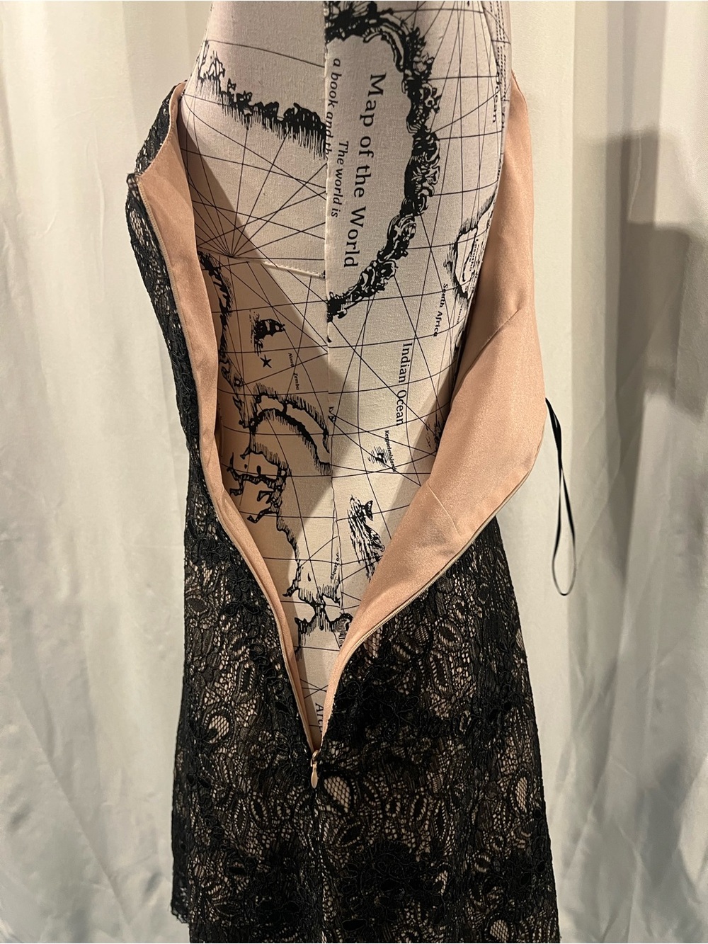 Dress the Population Black One-Shoulder Lace Cocktail Dress - Picture 7 of 11